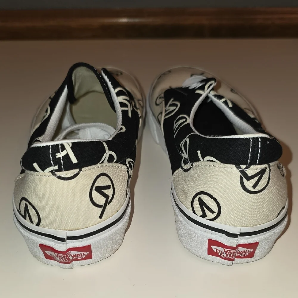 Vans Black and Cream Logo Sneakers - Picture 2 of 5